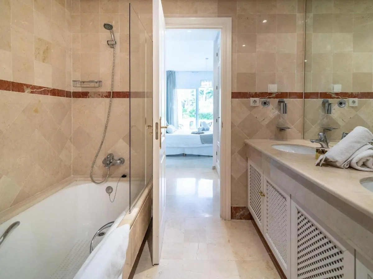 Apartment Vacation Marbella: Beachfront Retreat with Puerto Banus Access